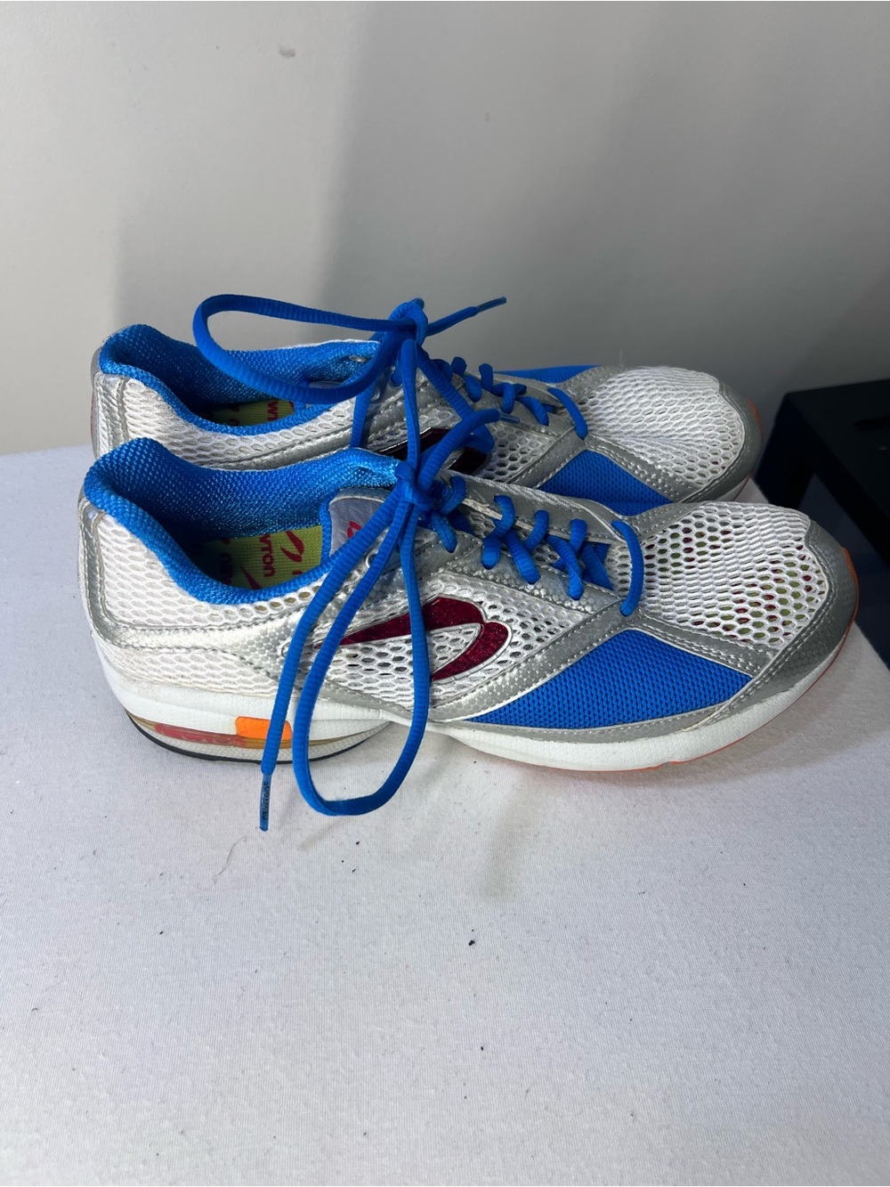 NEWTON MOTION running Mens size 10, good condition.